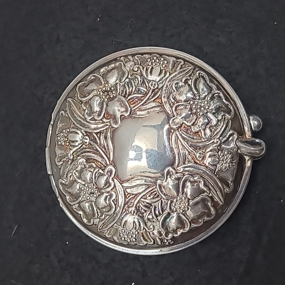 Vintage 1928 Signed Heavy Pewter Silver Tone Art Nouveau Repousse Compact Mirror - Picture 5 of 6